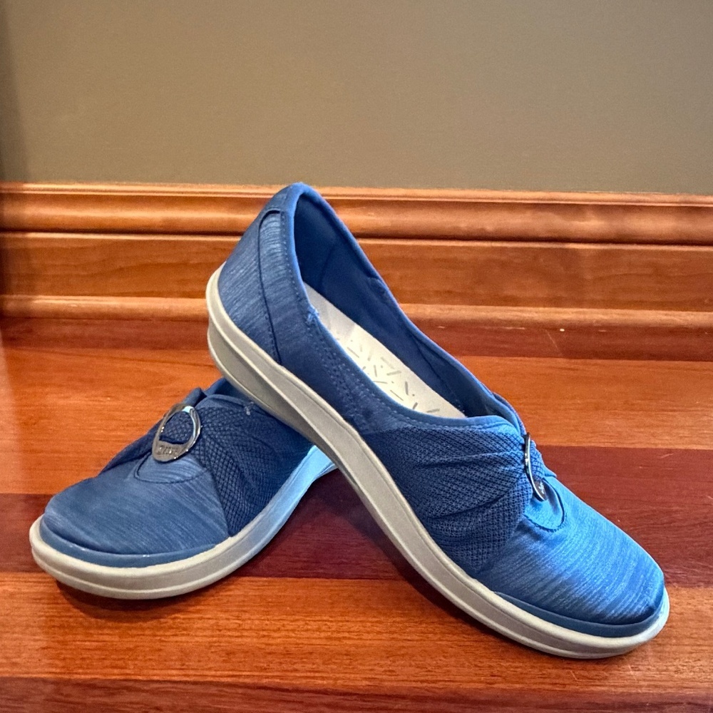 Bzees Blue Knit Slip-On Comfort Shoes with Decorative Ring - Picture 7 of 8